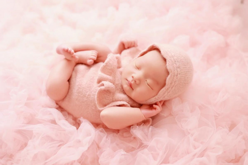 阜新宝宝吃手是饿了吗